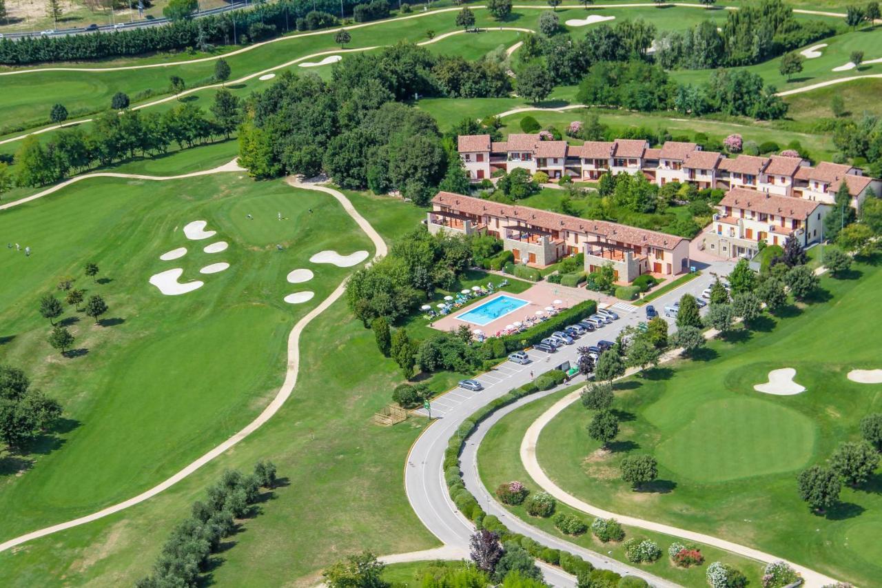 Golf Residenza Aparthotel Пескиера дел Гарда Екстериор снимка